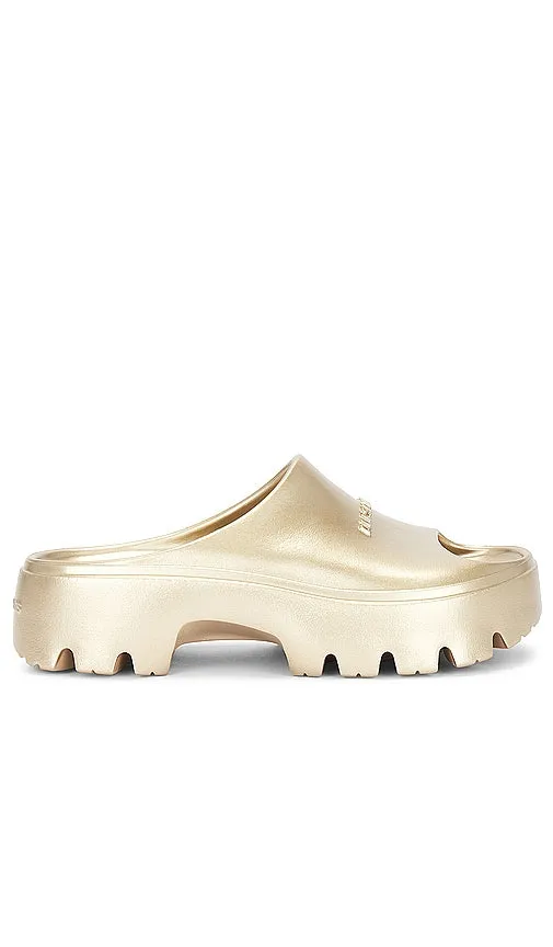 ALLSAINTS Eclipse Flatform Slider in Metallic Gold