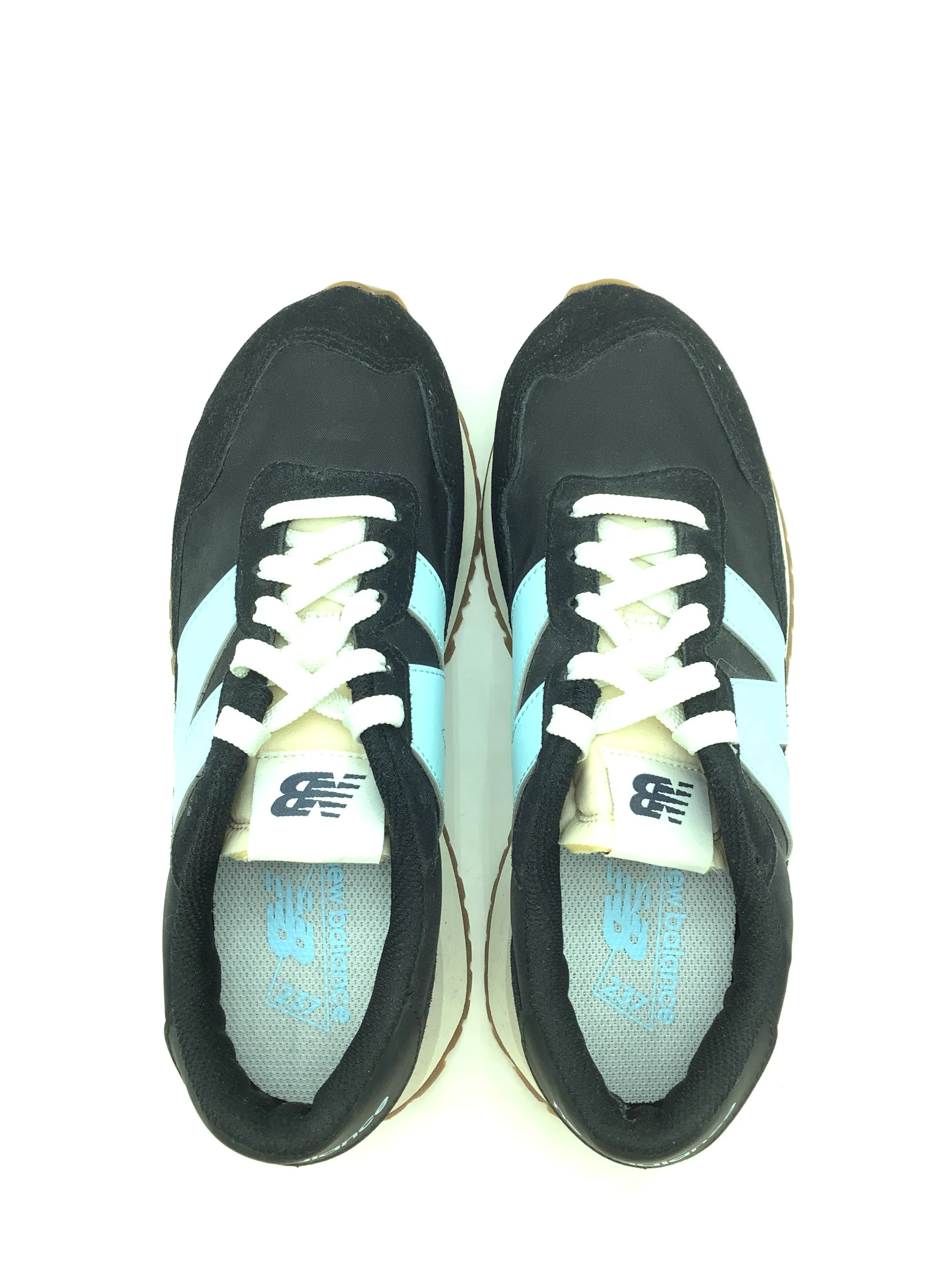 New Balance Low Rise Sneaker Size: 7.5